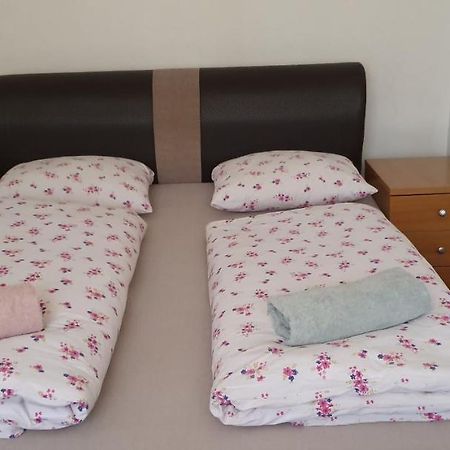 Hostel T&M เซนิซา ภายนอก รูปภาพ